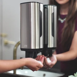 Tork S4 łagodne mydło w pianie do skóry wrażliwej bezzapachowe 6 x 1l